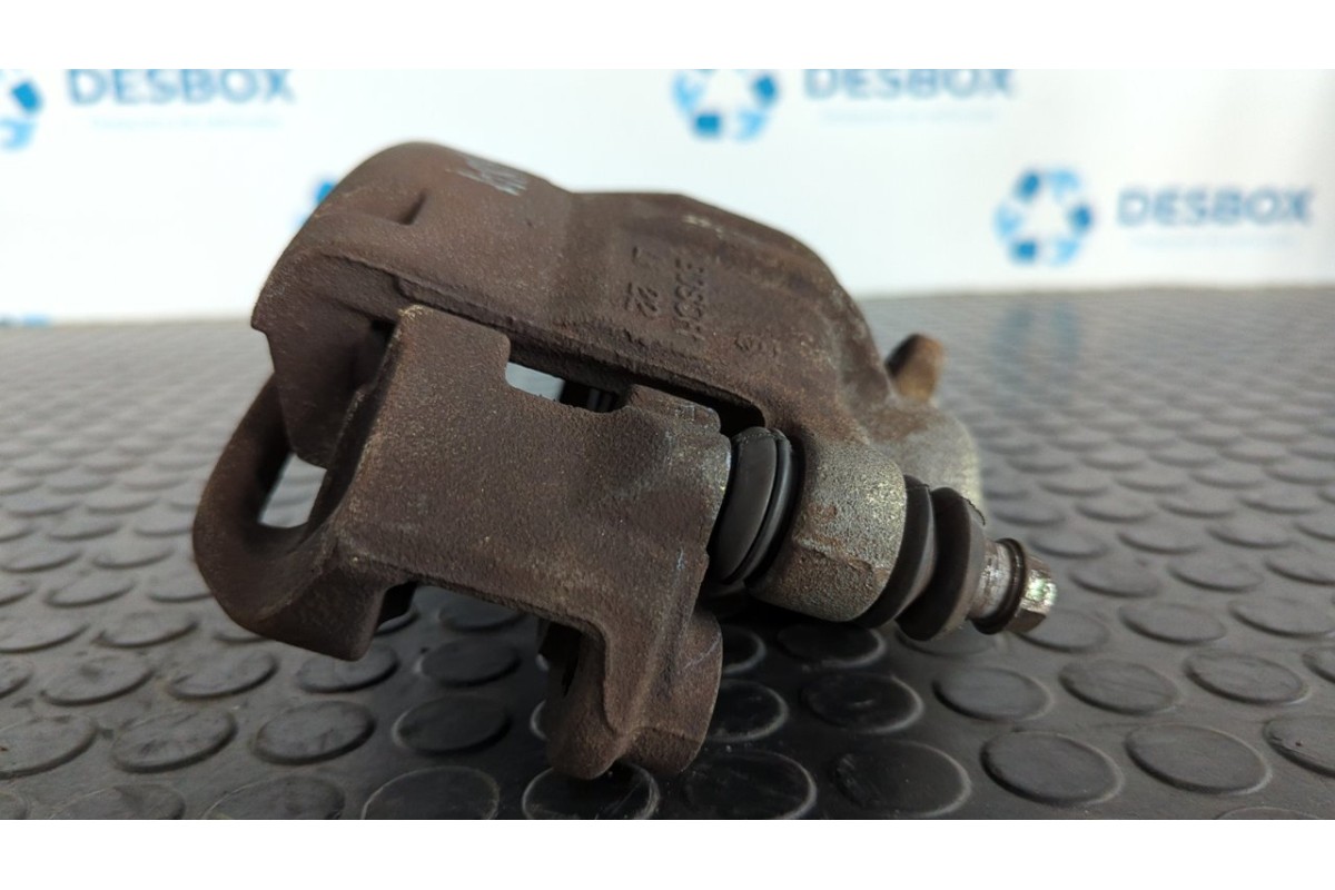 Recambio de pinza de freno delantera izquierda para mercedes-benz sprinter 02.00  combi 213 cdi (902.671-672) referencia OEM IAM