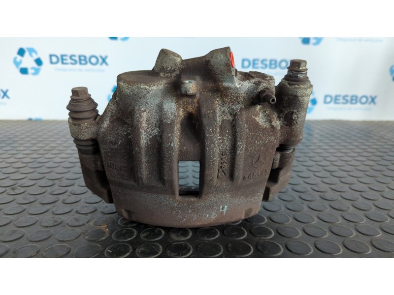 Recambio de pinza de freno delantera derecha para mercedes-benz sprinter 02.00  combi 213 cdi (902.671-672) referencia OEM IAM 4
