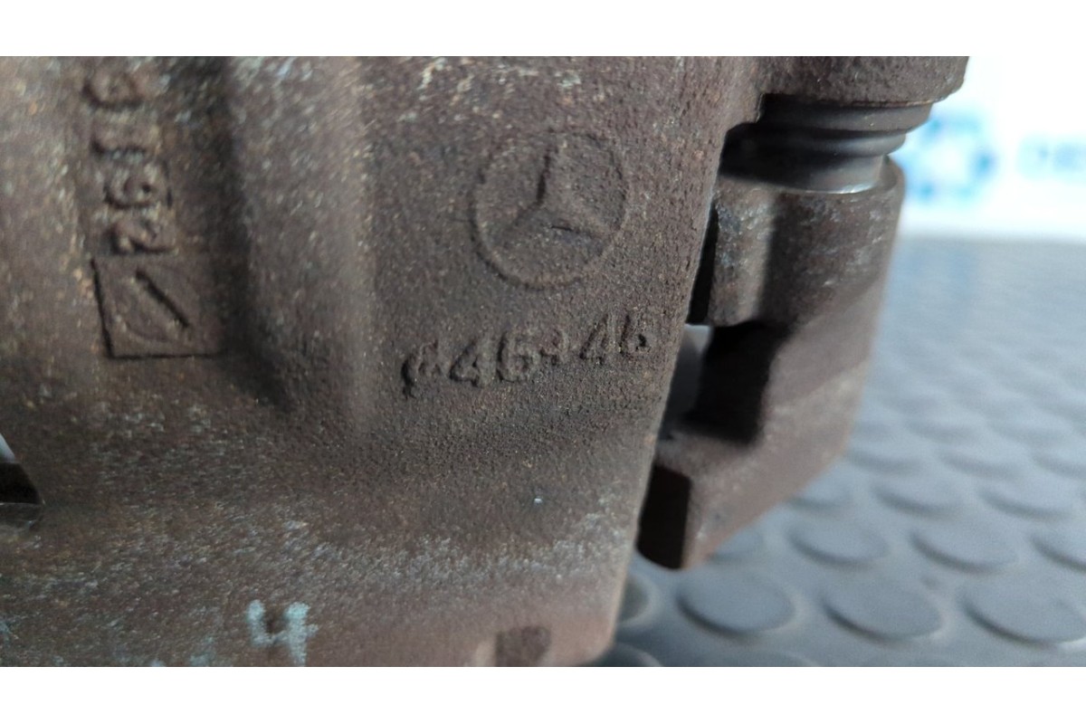 Recambio de pinza de freno delantera derecha para mercedes-benz sprinter 02.00  combi 213 cdi (902.671-672) referencia OEM IAM 4