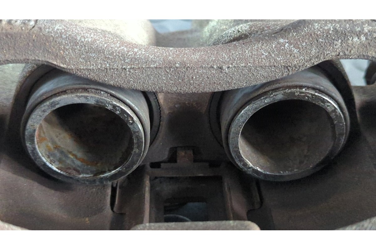 Recambio de pinza de freno delantera derecha para mercedes-benz sprinter 02.00  combi 213 cdi (902.671-672) referencia OEM IAM 4