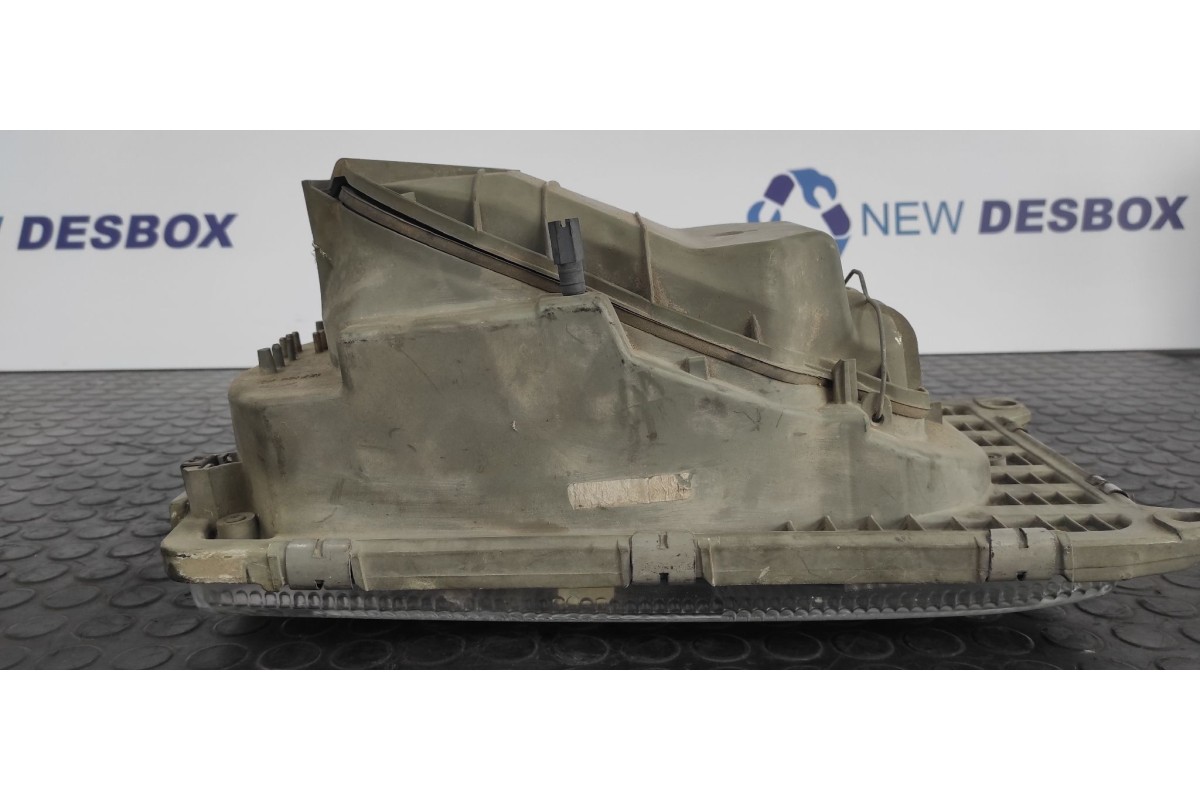 Recambio de faro derecho para mercedes-benz clase e (w123) berlina+coupe 2.4 diesel referencia OEM IAM 127104RE  