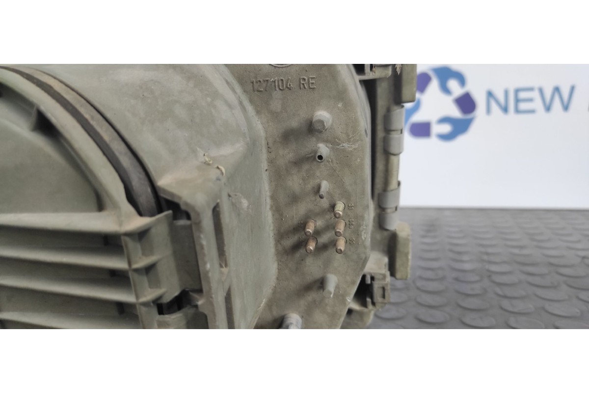 Recambio de faro derecho para mercedes-benz clase e (w123) berlina+coupe 2.4 diesel referencia OEM IAM 127104RE  