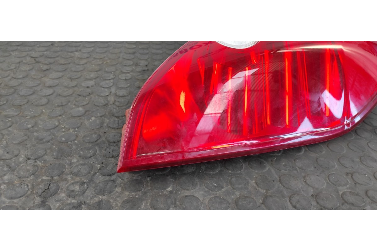 Recambio de piloto trasero izquierdo para mazda 5 berl. (cr) 2.0 crtd active+ (105kw) referencia OEM IAM C23551160  
