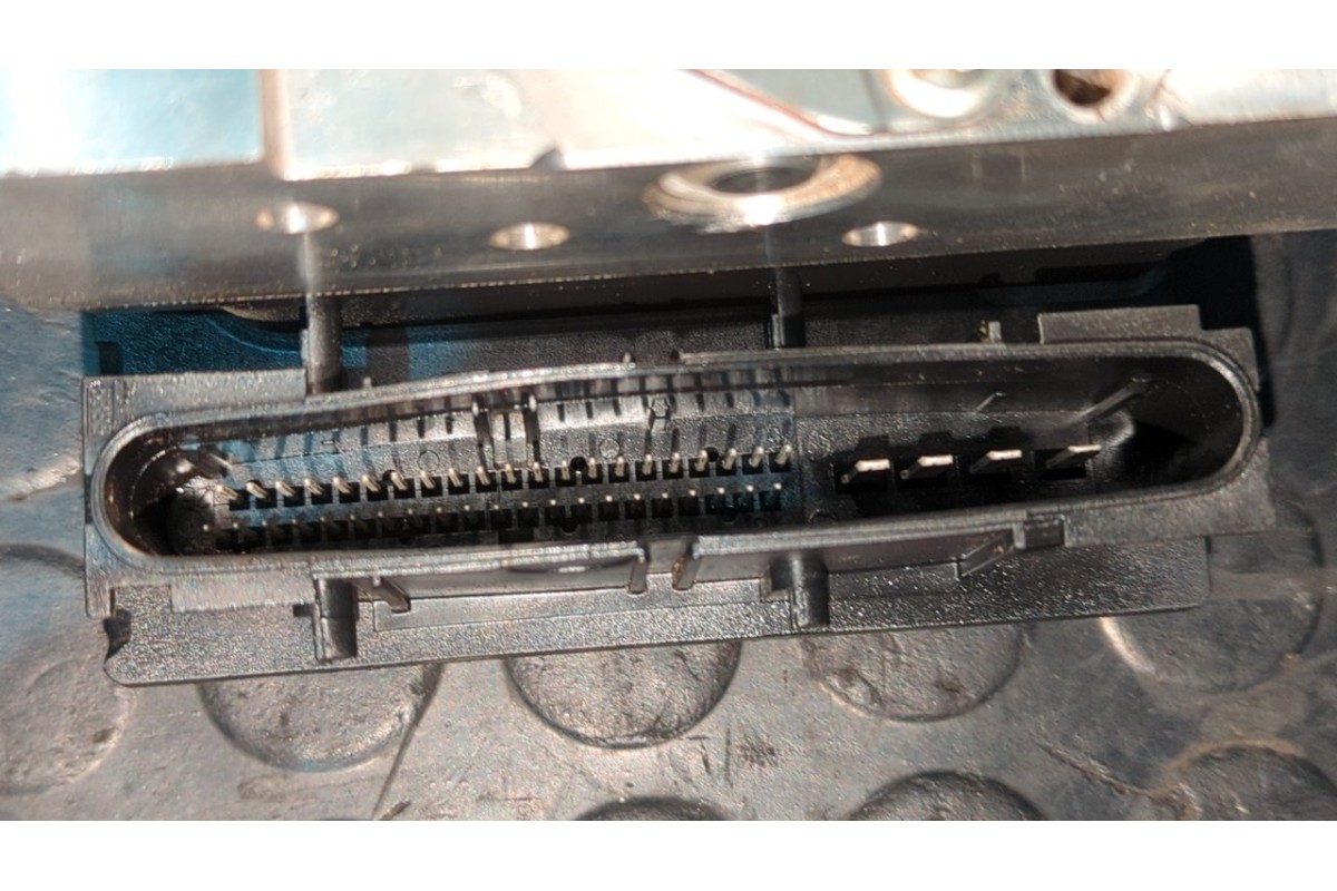 Recambio de abs para land rover range rover sport v8 td edition 60 yrs referencia OEM IAM SRB500440  