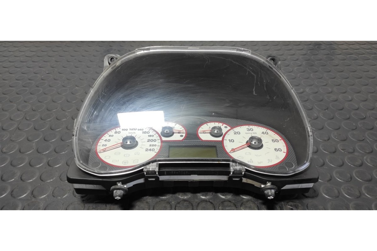 Recambio de cuadro instrumentos para fiat grande punto (199) 1.9 8v multijet sport referencia OEM IAM 5550011005  