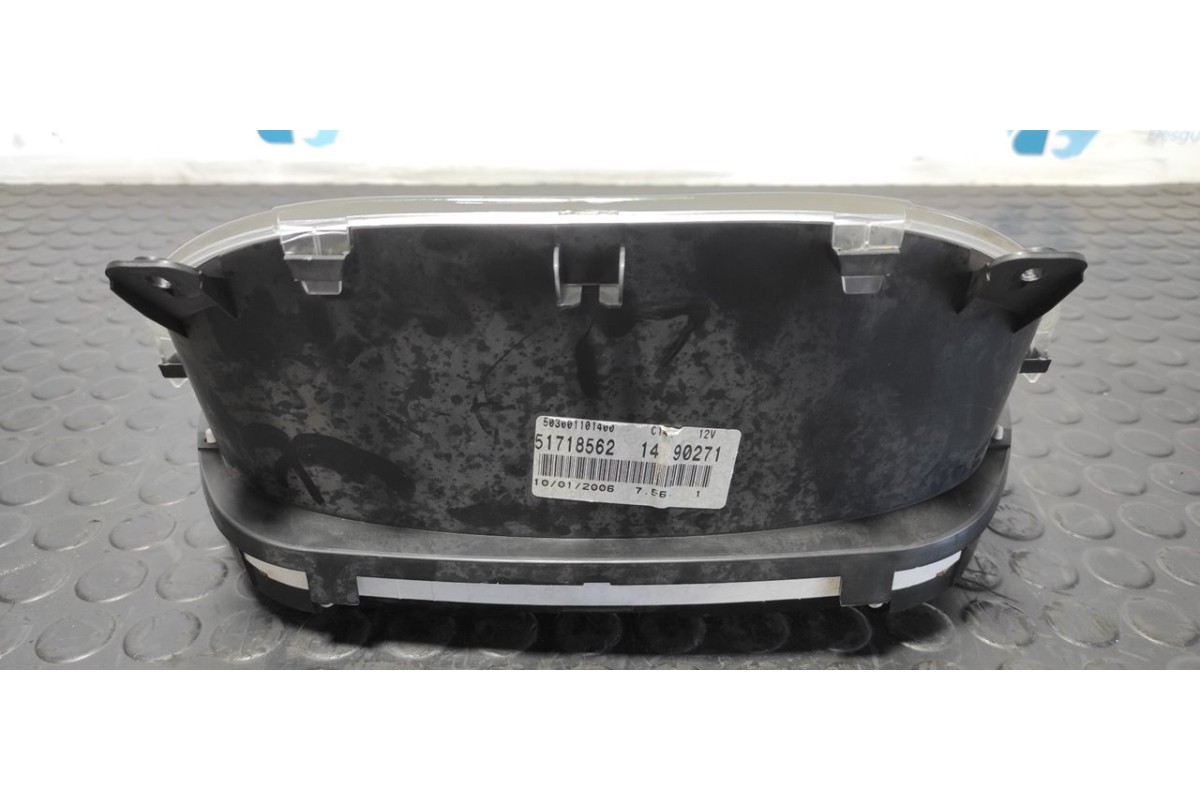 Recambio de cuadro instrumentos para fiat grande punto (199) 1.9 8v multijet sport referencia OEM IAM 5550011005  
