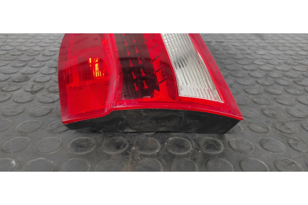 Recambio de piloto porton derecho para seat exeo st (3r5)(2009>) 2.0 tdi referencia OEM IAM 3R9945094A  