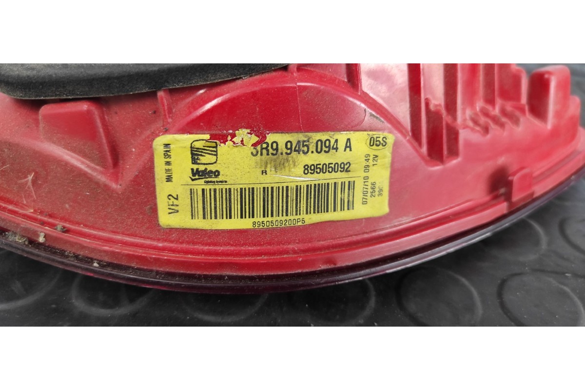 Recambio de piloto porton derecho para seat exeo st (3r5)(2009>) 2.0 tdi referencia OEM IAM 3R9945094A  