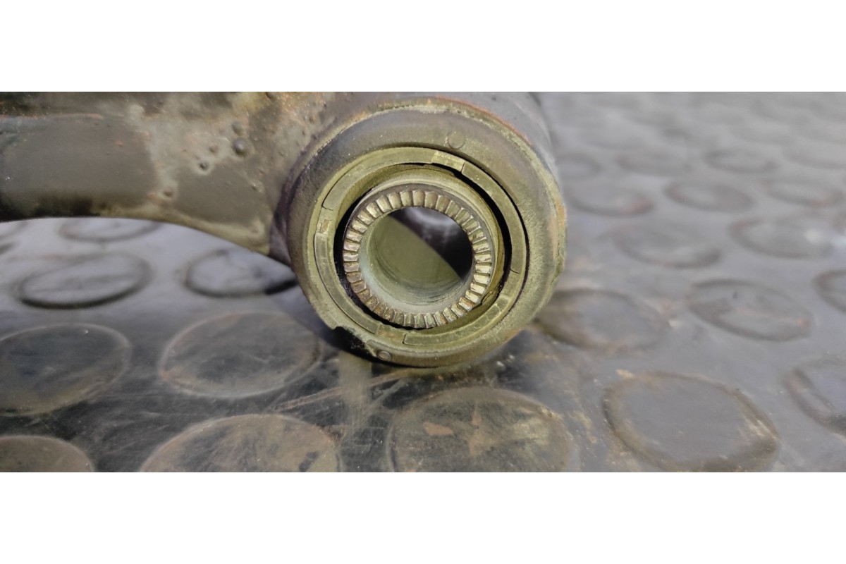 Recambio de brazo derecho inferior delantero para toyota corolla verso (r1) 2.0 d-4d luna referencia OEM IAM 5502  