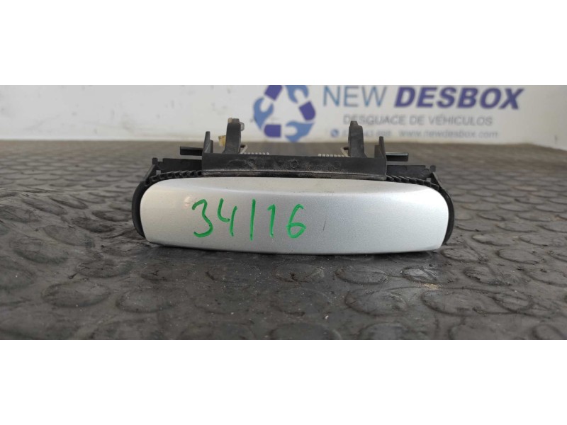 Recambio de maneta delantera derecha para audi a4 avant (8e) 2.0 tdi quattro (dpf) referencia OEM IAM 4B0839885  
