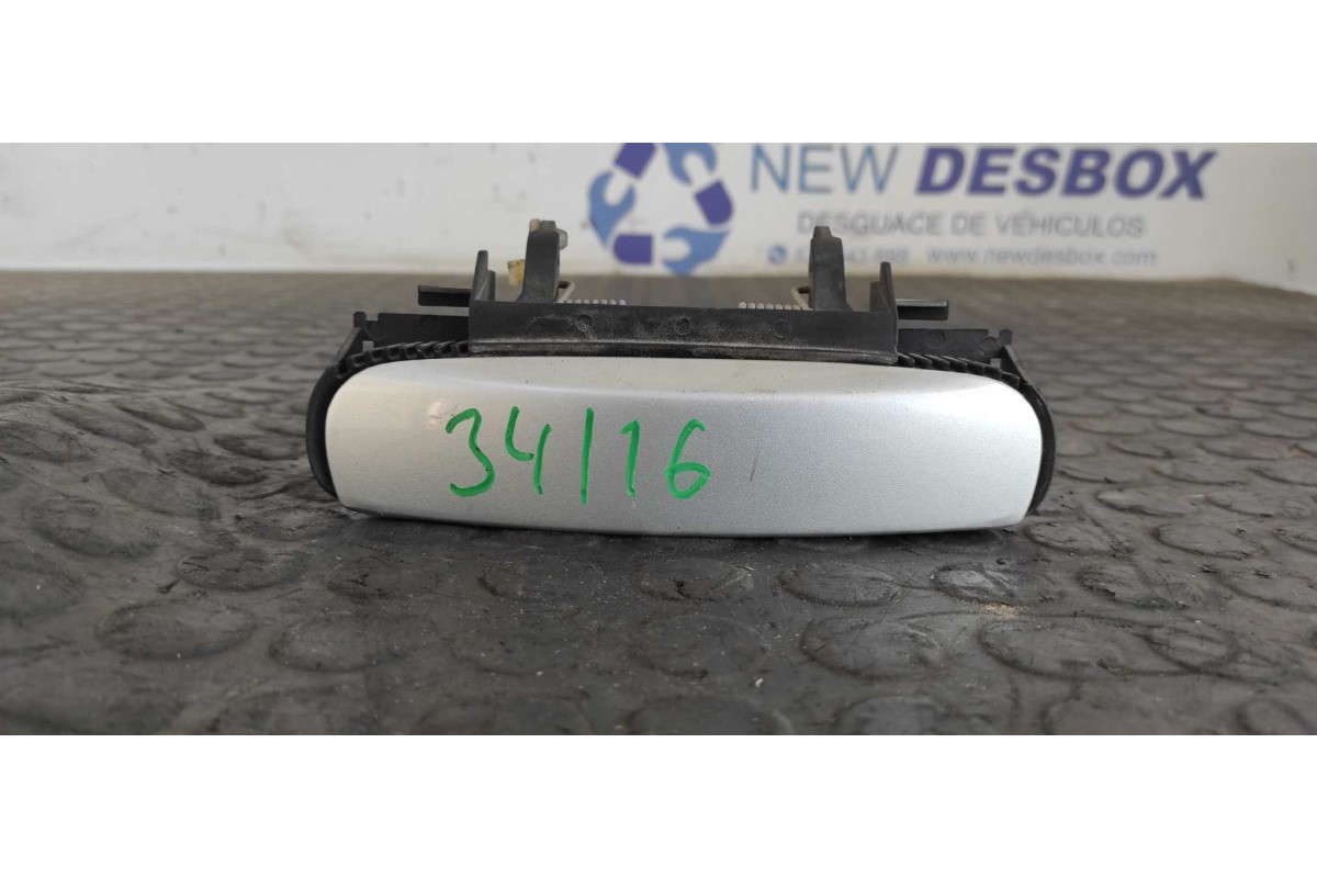 Recambio de maneta delantera derecha para audi a4 avant (8e) 2.0 tdi quattro (dpf) referencia OEM IAM 4B0839885  