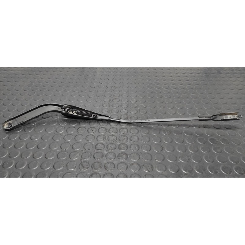 Recambio de brazo limpia delantero derecho para bmw serie 1 berlina (e81/e87) 120d referencia OEM IAM 61617122136  