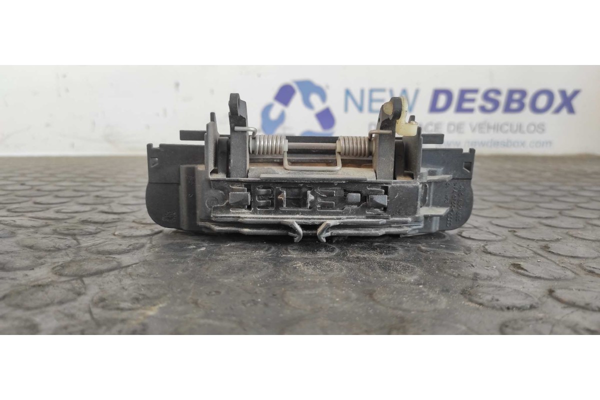 Recambio de maneta delantera derecha para audi a4 avant (8e) 2.0 tdi quattro (dpf) referencia OEM IAM 4B0839885  
