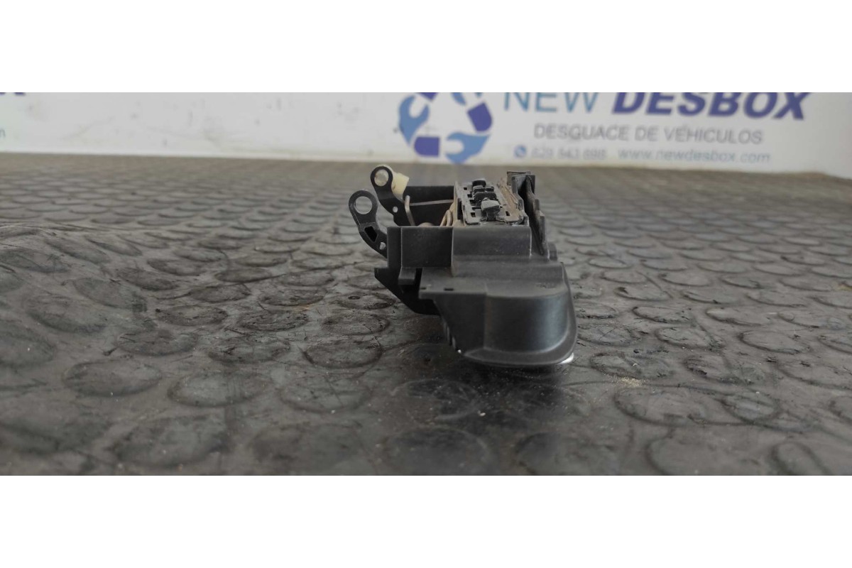 Recambio de maneta delantera derecha para audi a4 avant (8e) 2.0 tdi quattro (dpf) referencia OEM IAM 4B0839885  