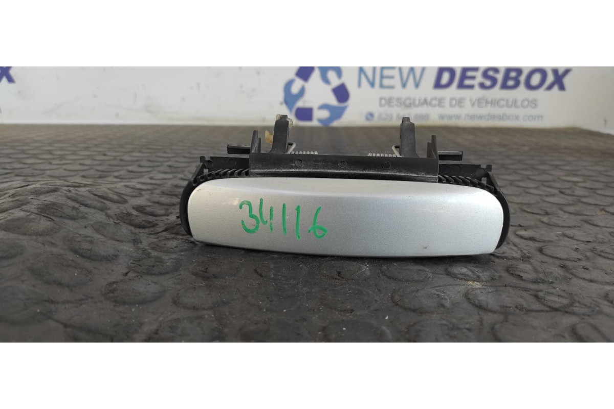 Recambio de maneta trasera derecha para audi a4 avant (8e) 2.0 tdi quattro (dpf) referencia OEM IAM 4B0839885  