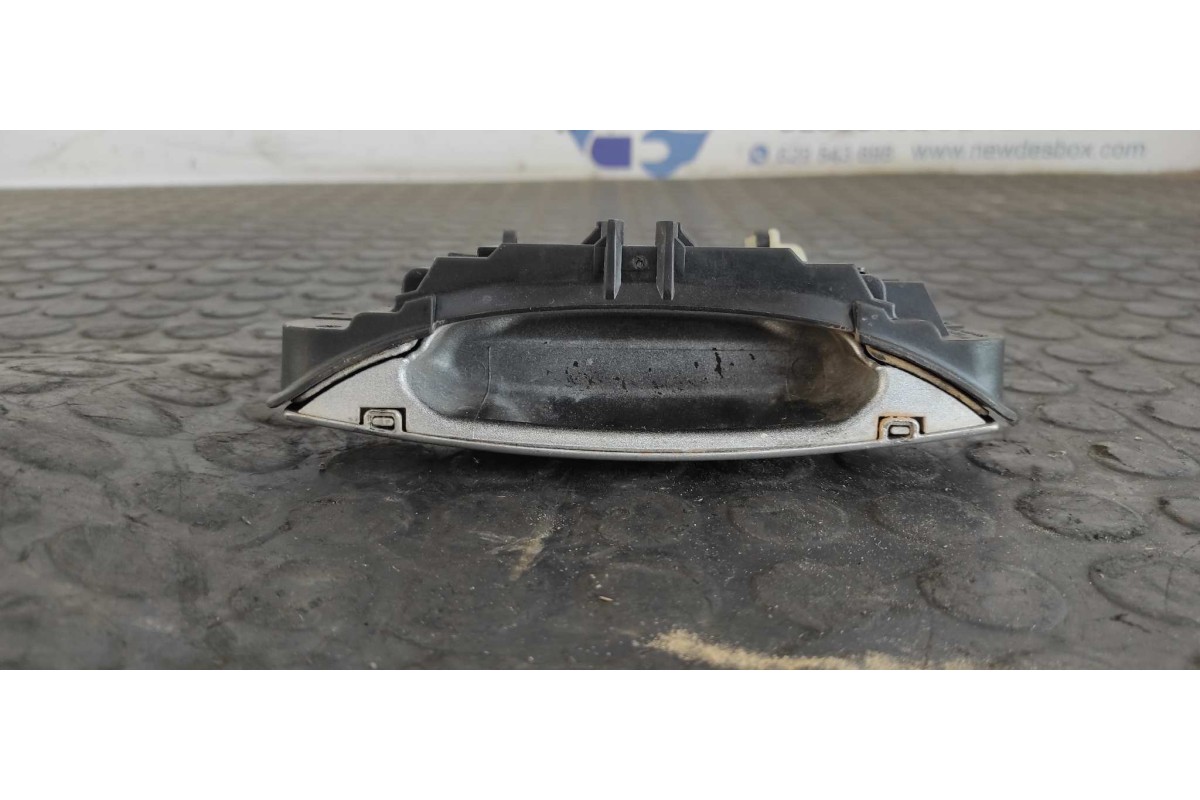 Recambio de maneta trasera derecha para audi a4 avant (8e) 2.0 tdi quattro (dpf) referencia OEM IAM 4B0839885  