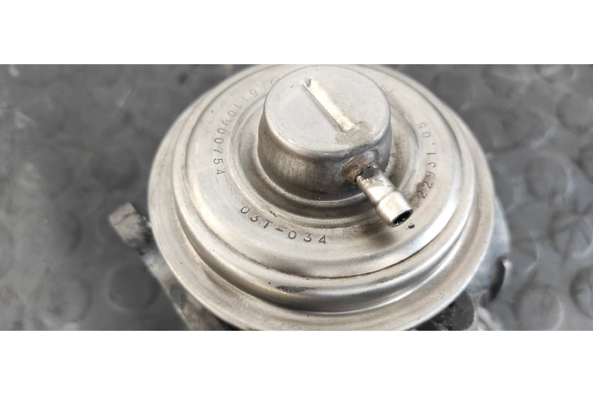 Recambio de valvula egr para mercedes-benz clase m (w163) 2.7 cdi 20v cat referencia OEM IAM A6110900754  