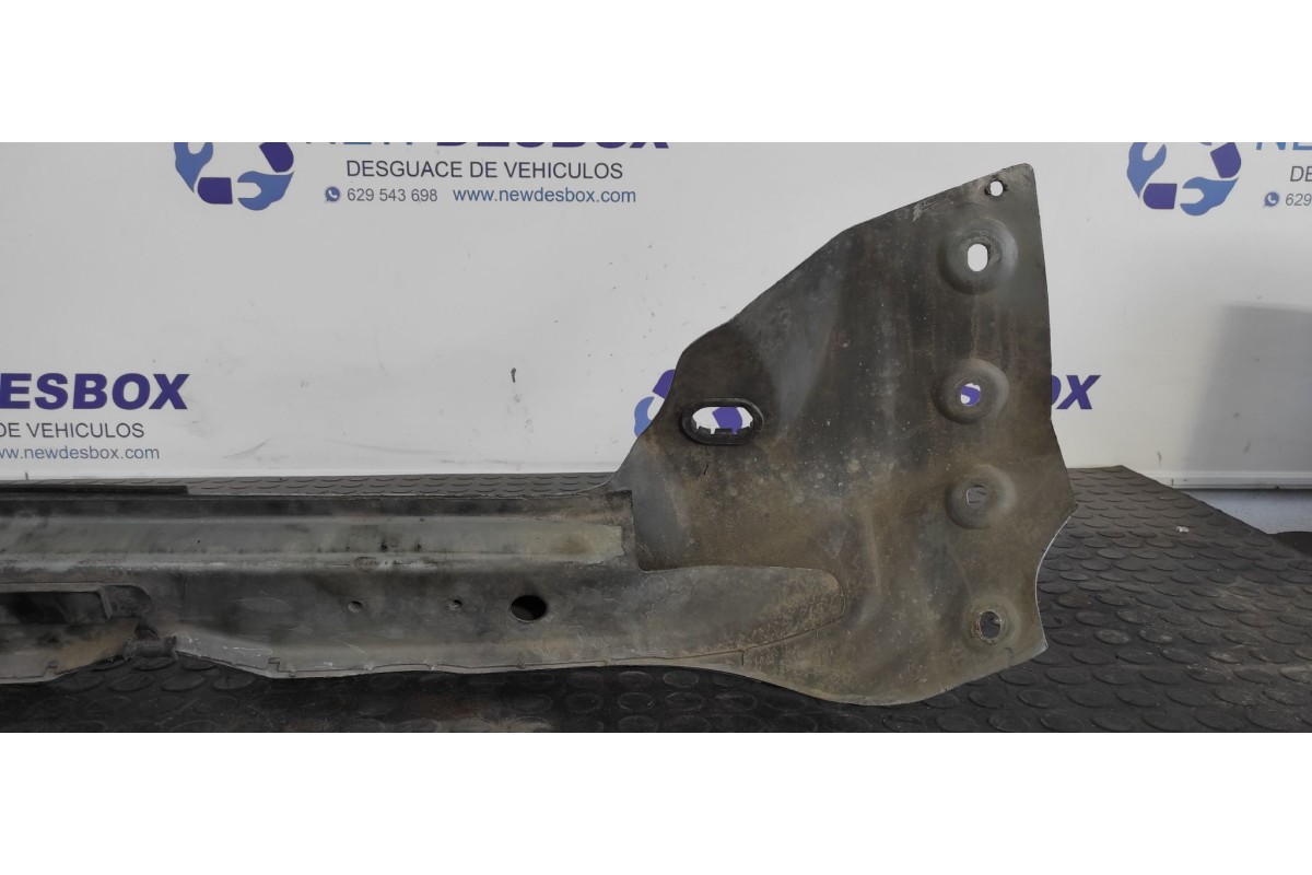 Recambio de panel frontal para mercedes-benz clase m (w163) 2.7 cdi 20v cat referencia OEM IAM 260546  
