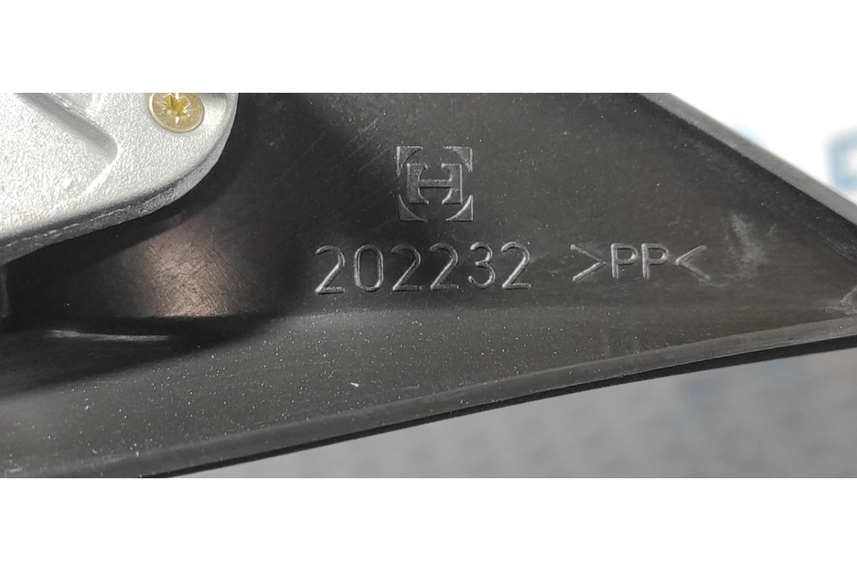 Recambio de retrovisor derecho para opel combo (corsa b) 1.7 diesel referencia OEM IAM 202232  