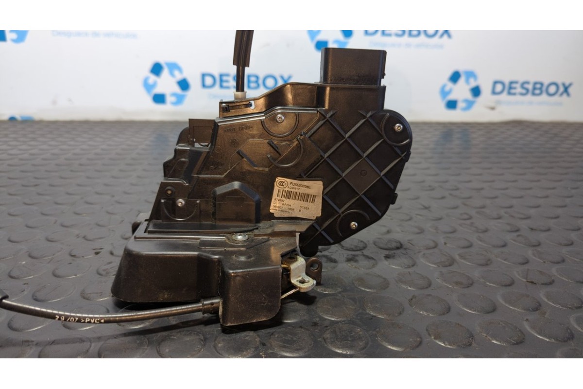 Recambio de cerradura puerta trasera derecha para land rover discovery v6 td edition 60 yrs referencia OEM IAM FQM500360  