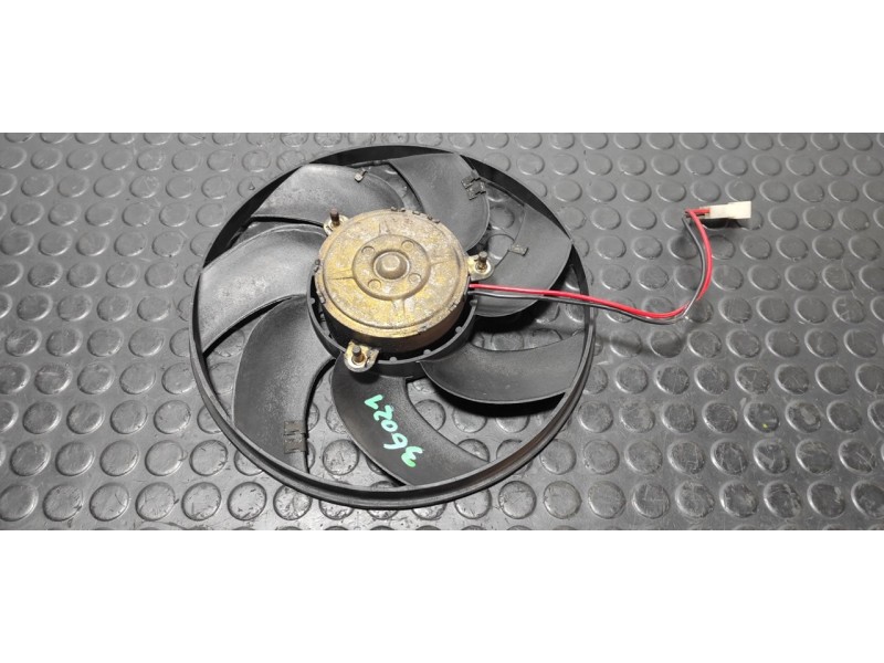 Recambio de electroventilador para mercedes-benz vito (w638) caja cerrada 110 d  (638.074) referencia OEM IAM 9010576  