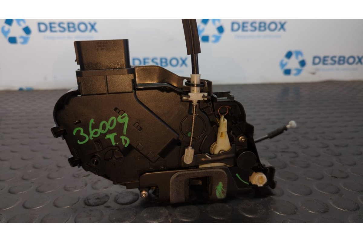 Recambio de cerradura puerta trasera derecha para land rover discovery v6 td edition 60 yrs referencia OEM IAM FQM500360  