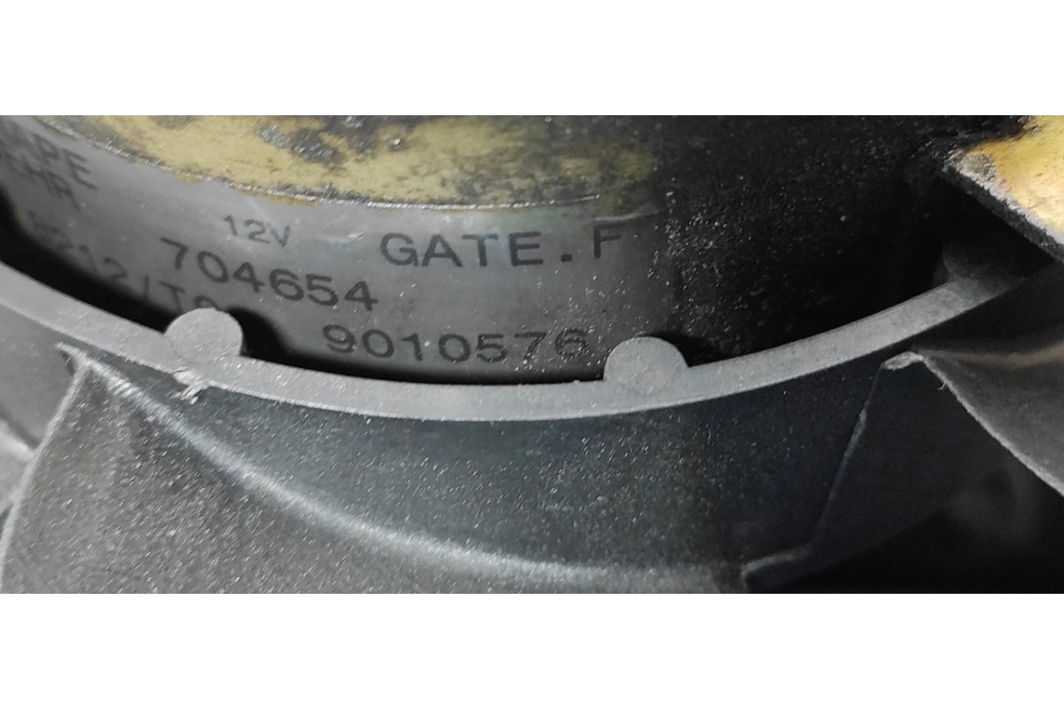 Recambio de electroventilador para mercedes-benz vito (w638) caja cerrada 110 d  (638.074) referencia OEM IAM 9010576  