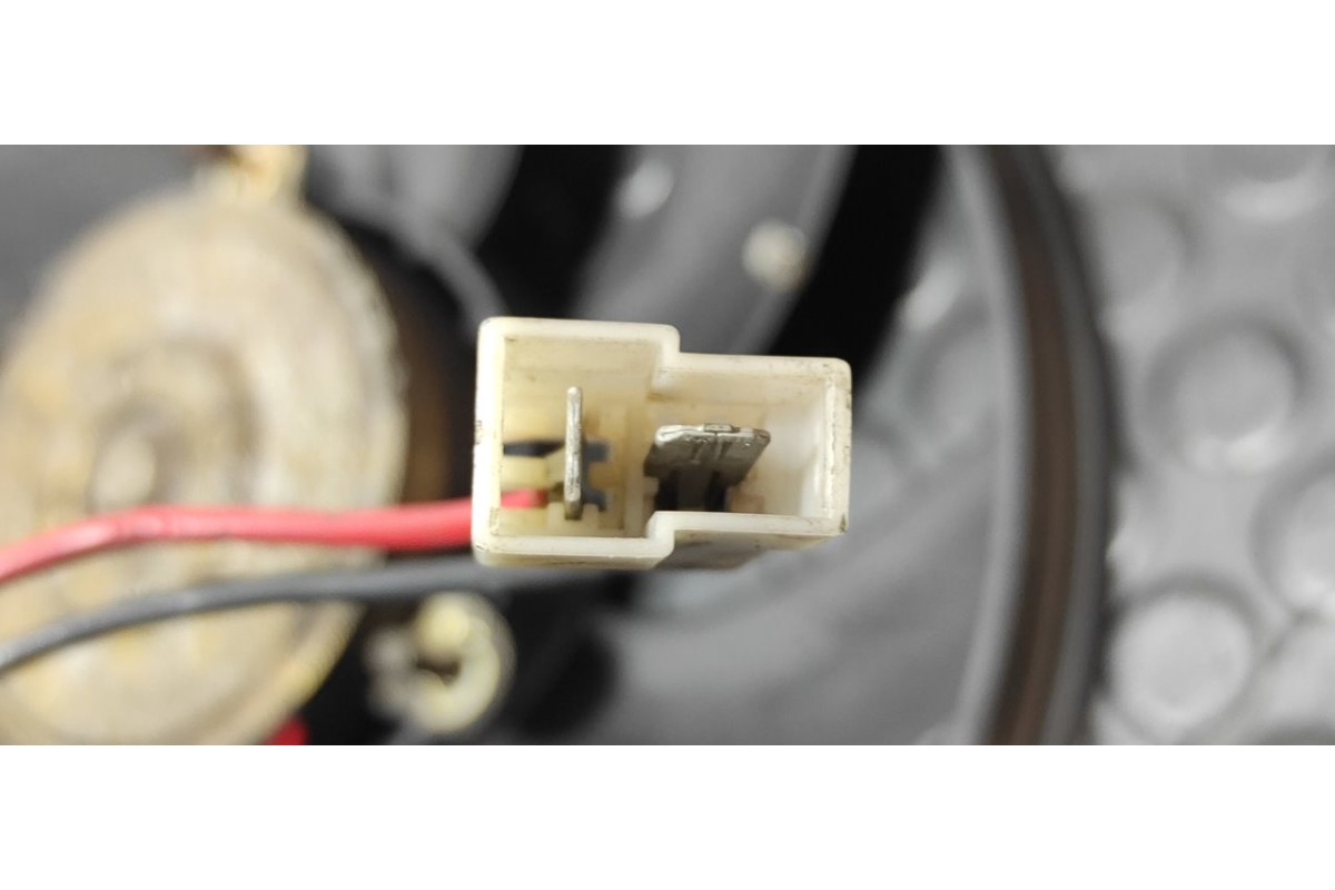 Recambio de electroventilador para mercedes-benz vito (w638) caja cerrada 110 d  (638.074) referencia OEM IAM 9010576  