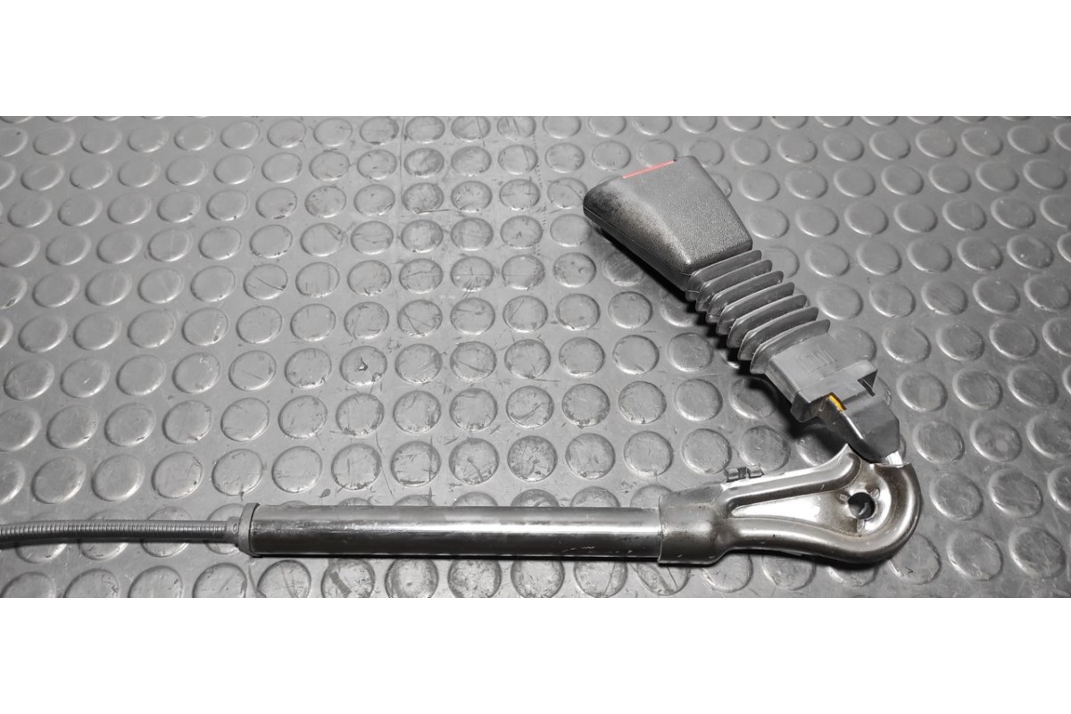 Recambio de enganche cinturon delantero derecho para opel combo (corsa b) 1.7 diesel referencia OEM IAM 90387492  