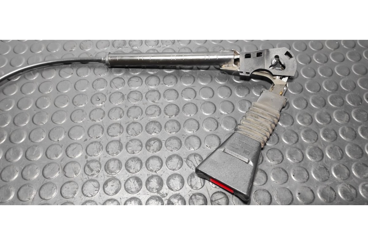 Recambio de enganche cinturon delantero derecho para opel combo (corsa b) 1.7 diesel referencia OEM IAM 90387492  