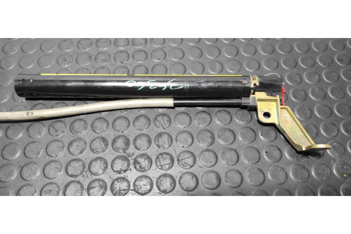 Recambio de enganche cinturon delantero derecho para opel combo (corsa b) 1.7 diesel referencia OEM IAM 90387492  