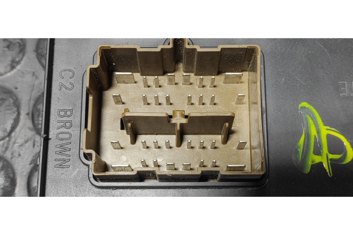 Recambio de caja reles / fusibles para ford transit caja abierta ´06 ft 330 k cabina simple, corta referencia OEM IAM 8C1T14A073