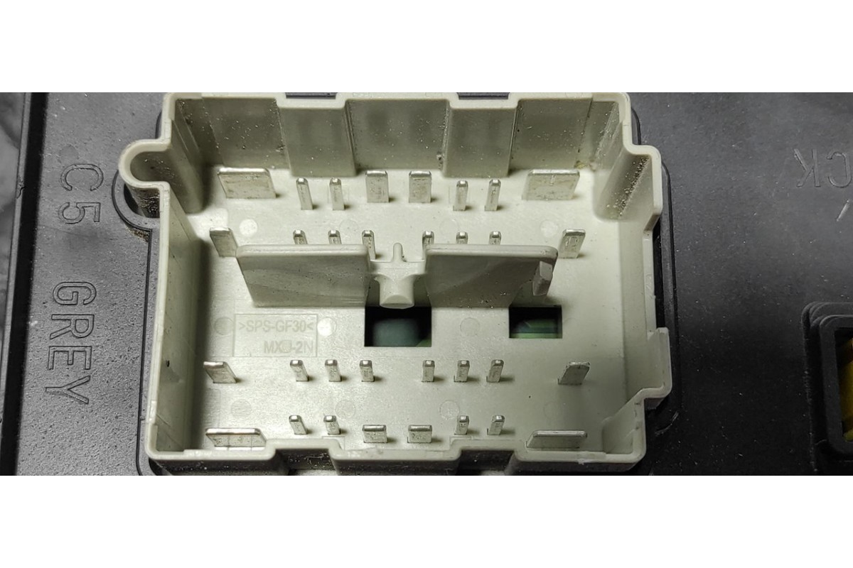 Recambio de caja reles / fusibles para ford transit caja abierta ´06 ft 330 k cabina simple, corta referencia OEM IAM 8C1T14A073