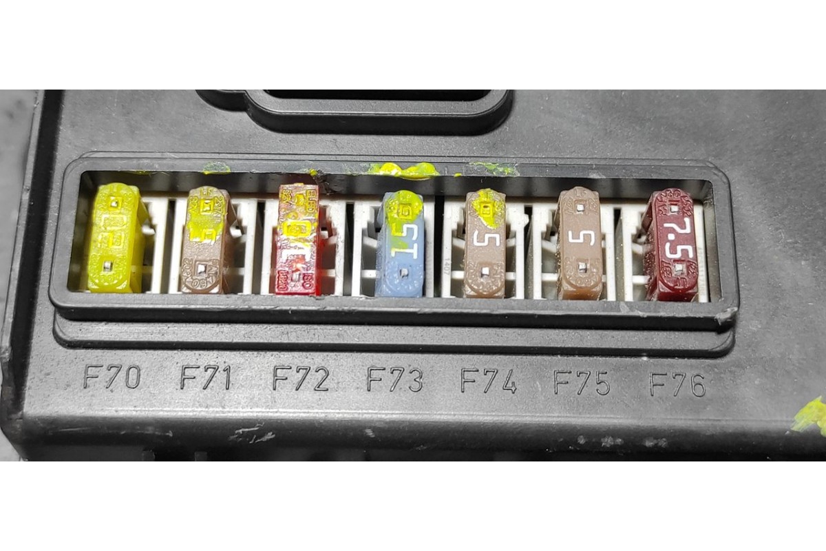 Recambio de caja reles / fusibles para ford transit caja abierta ´06 ft 330 k cabina simple, corta referencia OEM IAM 8C1T14A073