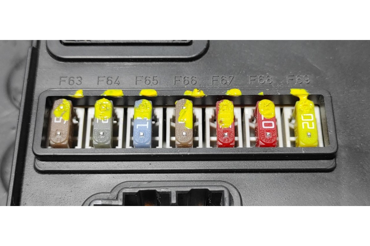 Recambio de caja reles / fusibles para ford transit caja abierta ´06 ft 330 k cabina simple, corta referencia OEM IAM 8C1T14A073