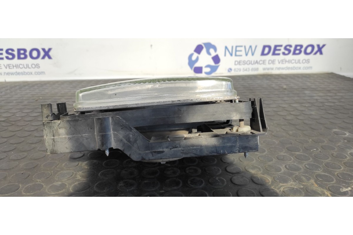 Recambio de faro derecho para mercedes-benz mb 100 d caja cerrada / combi 2.4 diesel referencia OEM IAM 201960228  
