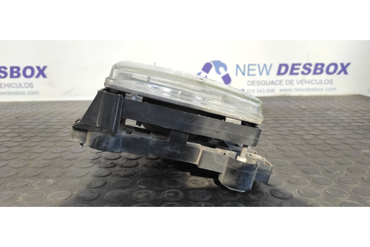 Recambio de faro derecho para mercedes-benz mb 100 d caja cerrada / combi 2.4 diesel referencia OEM IAM 201960228  