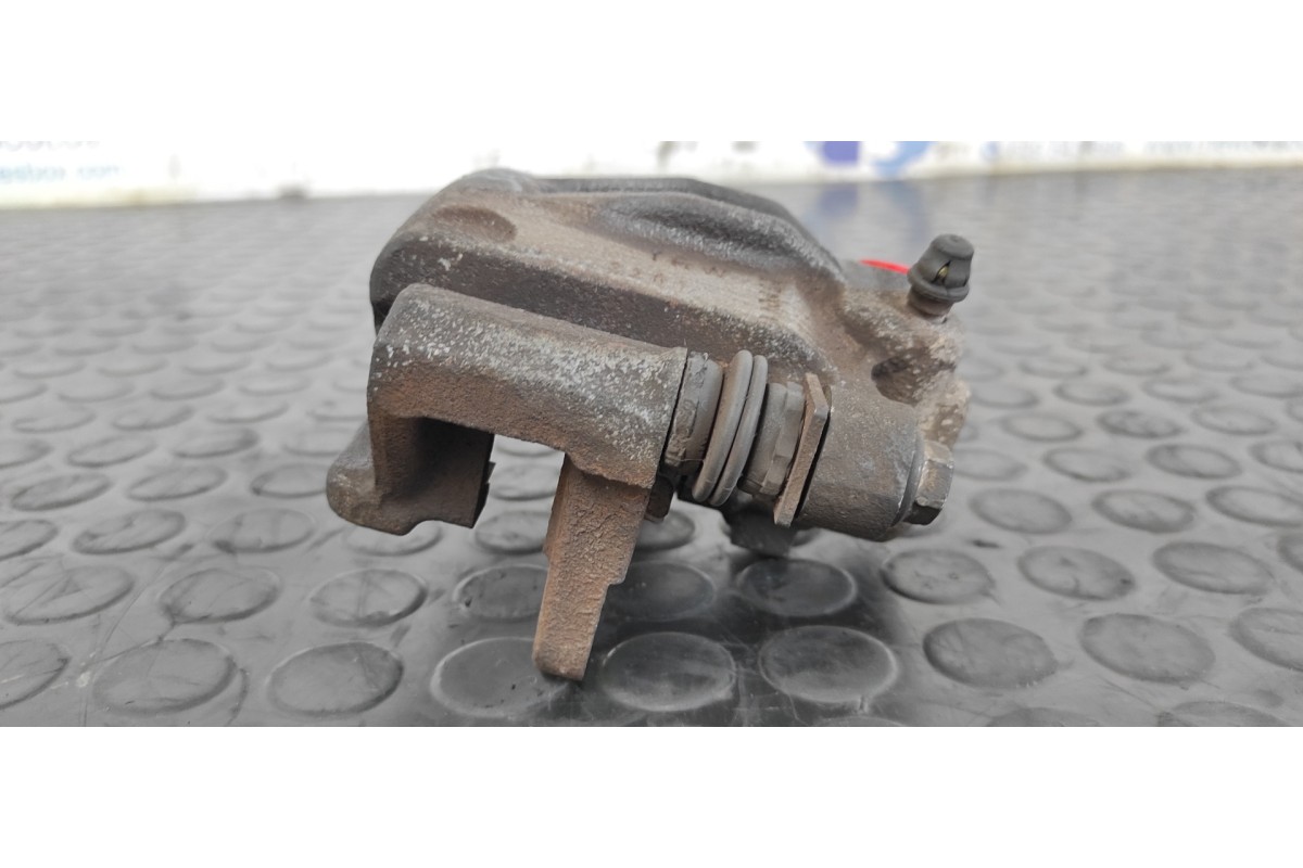 Recambio de pinza de freno trasera izquierda para toyota corolla (e12) 2.0 d-4d linea luna berlina referencia OEM IAM B132720122