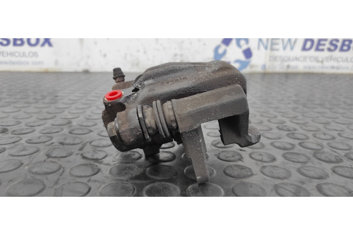 Recambio de pinza de freno trasera izquierda para toyota corolla (e12) 2.0 d-4d linea luna berlina referencia OEM IAM B132720122