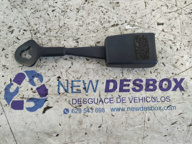Recambio de pretensor airbag derecho para audi a4 berlina (8e) 2.0 tdi 16v (103kw) referencia OEM IAM   