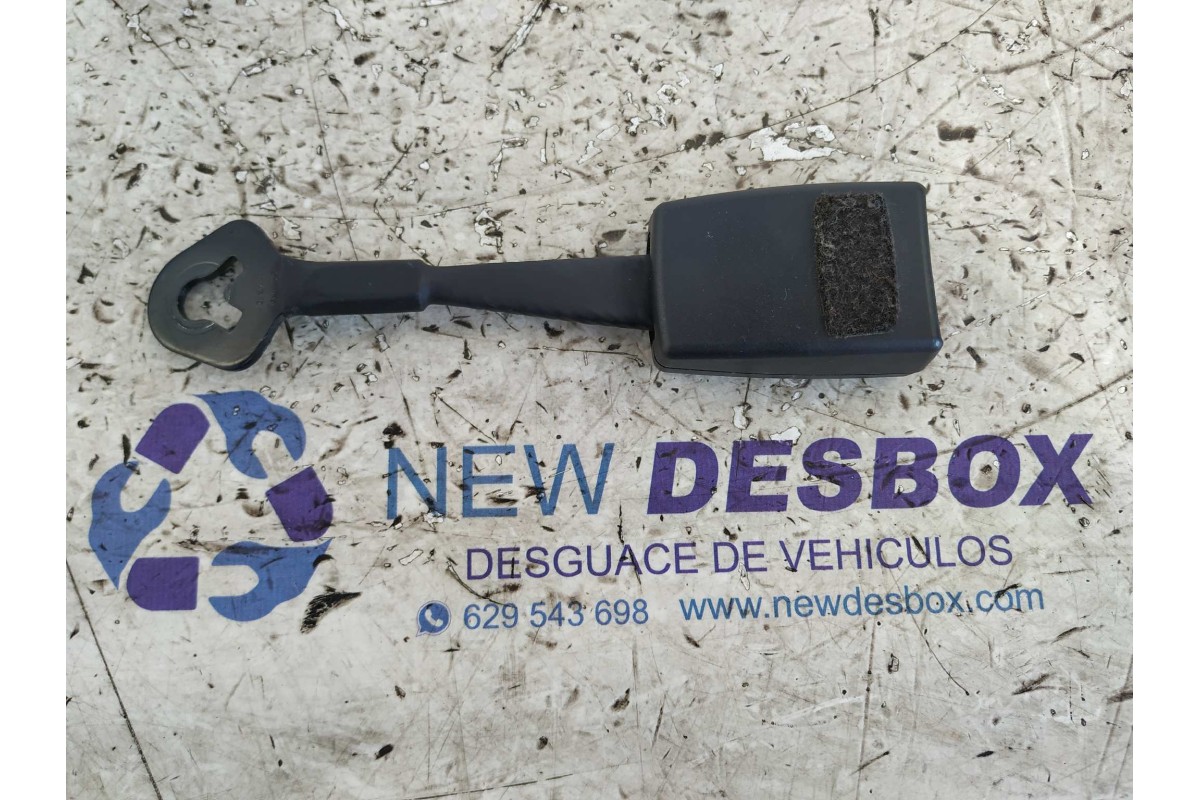 Recambio de pretensor airbag derecho para audi a4 berlina (8e) 2.0 tdi 16v (103kw) referencia OEM IAM   