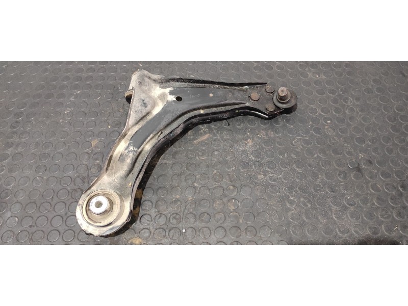 Recambio de brazo derecho inferior delantero para mercedes-benz vito (w638) combi 108 cdi (638.194) referencia OEM IAM   