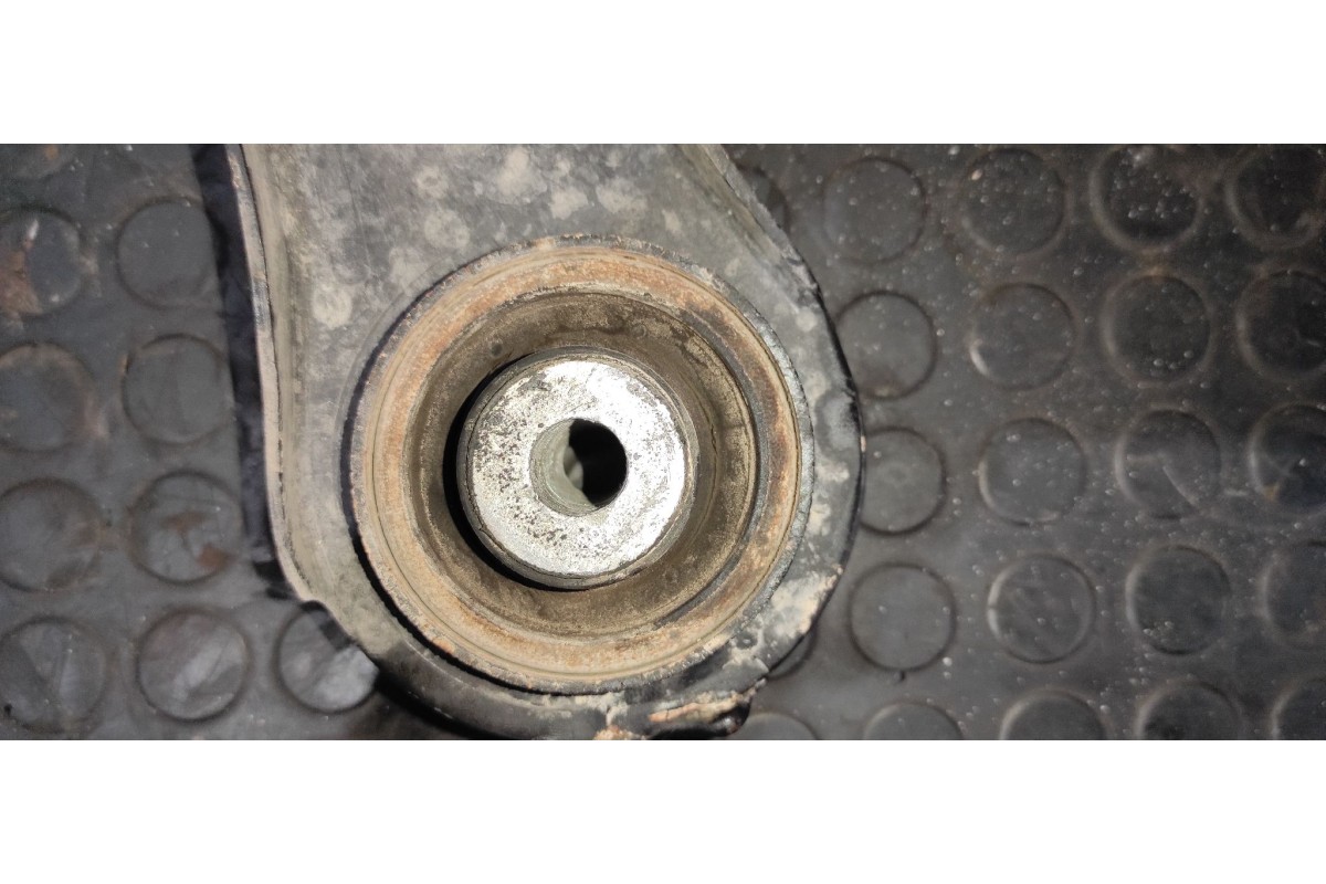 Recambio de brazo derecho inferior delantero para mercedes-benz vito (w638) combi 108 cdi (638.194) referencia OEM IAM   