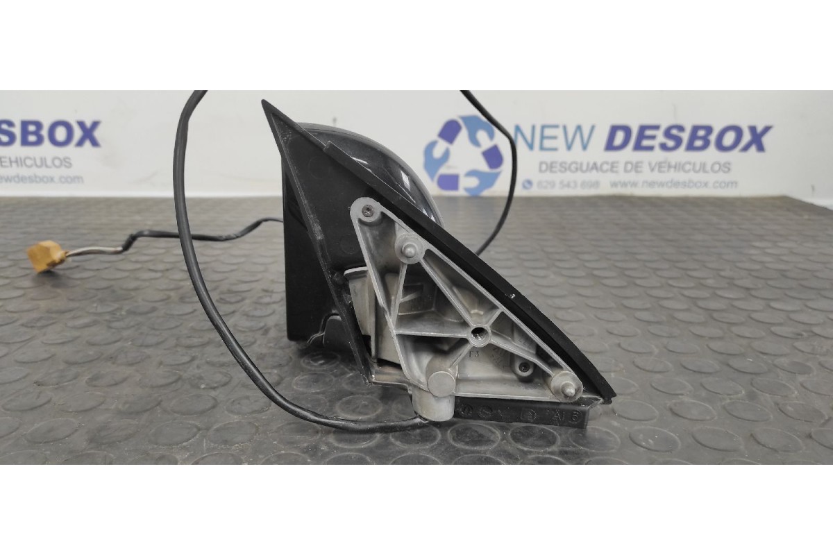 Recambio de retrovisor izquierdo para audi a4 berlina (8e) 2.0 tdi 16v (103kw) referencia OEM IAM 010681  