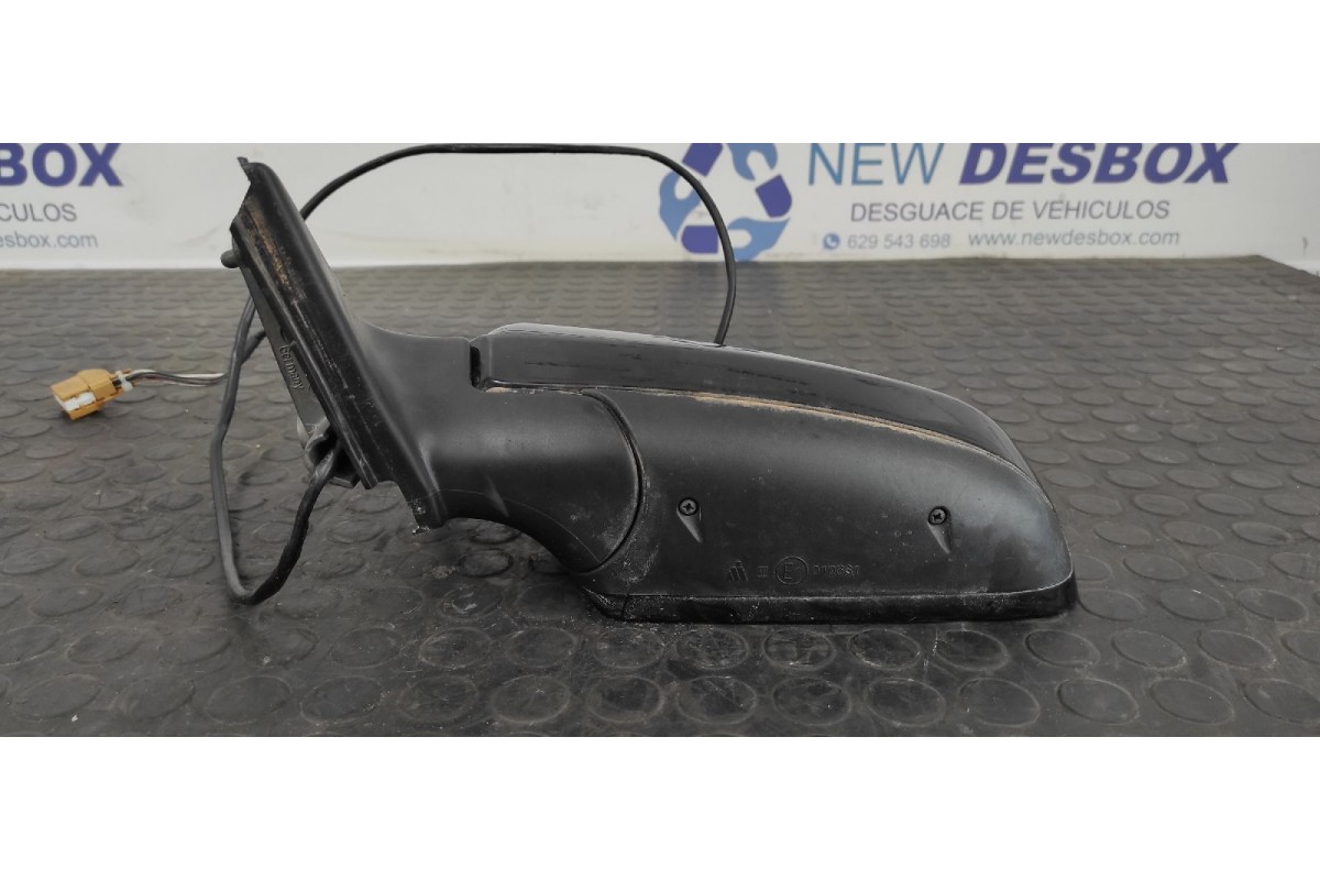 Recambio de retrovisor izquierdo para audi a4 berlina (8e) 2.0 tdi 16v (103kw) referencia OEM IAM 010681  