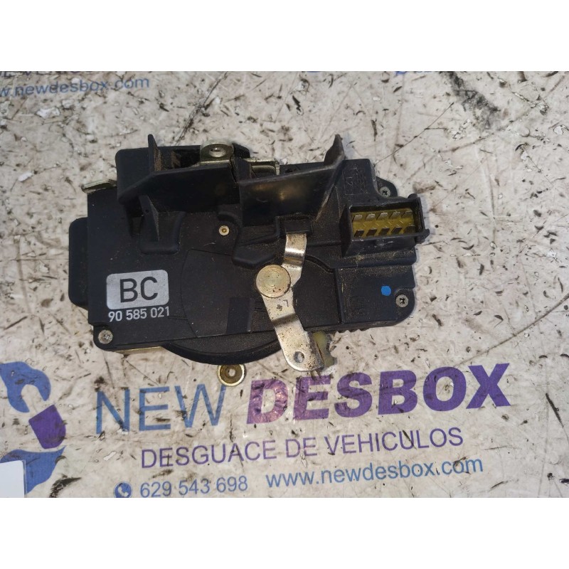 Recambio de cerradura puerta delantera izquierda para opel vectra b berlina 1.6 referencia OEM IAM 90585021  