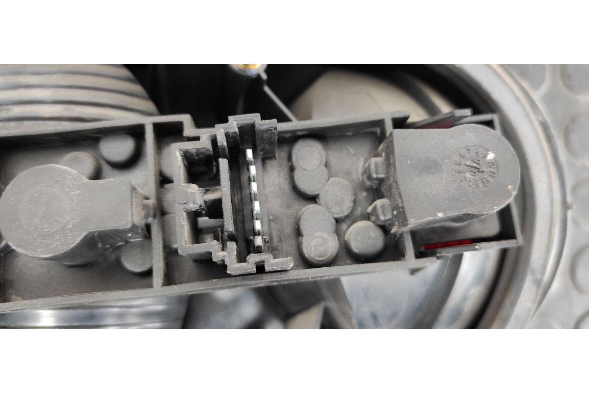 Recambio de piloto trasero izquierdo para renault megane i coach/coupe (da0) 1.6e alize referencia OEM IAM 7700428056  