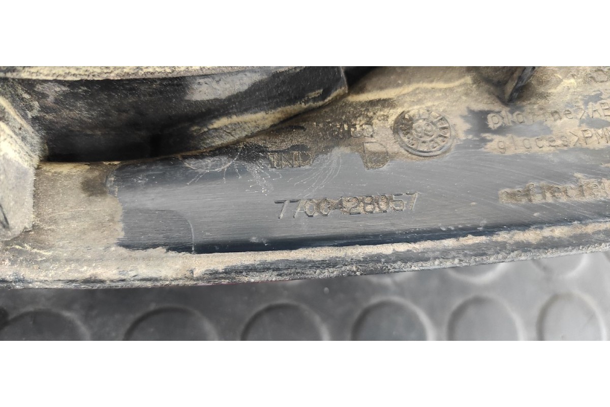Recambio de piloto trasero derecho para renault megane i coach/coupe (da0) 1.6e alize referencia OEM IAM 7700428057  