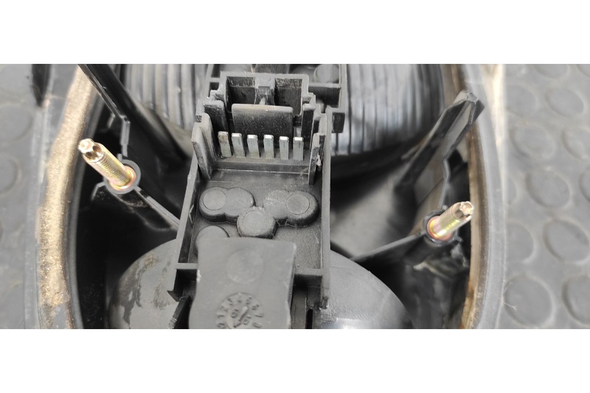 Recambio de piloto trasero derecho para renault megane i coach/coupe (da0) 1.6e alize referencia OEM IAM 7700428057  