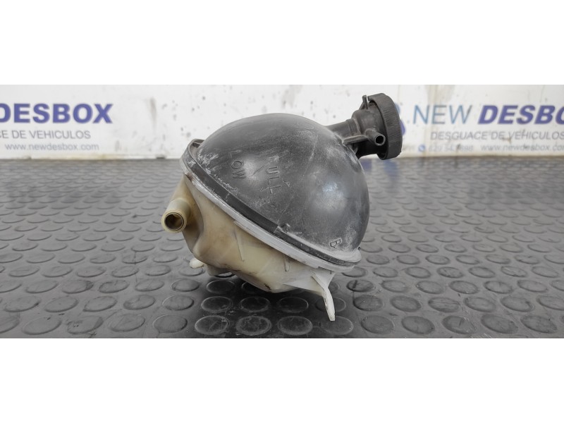 Recambio de deposito expansion para toyota corolla verso (r1) 2.0 d-4d luna referencia OEM IAM 51994A0  